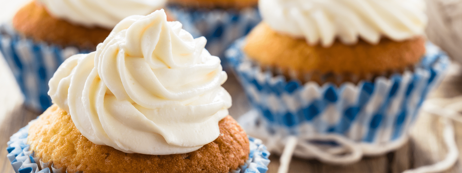 Vanilla cupcakes with vanilla frosting
