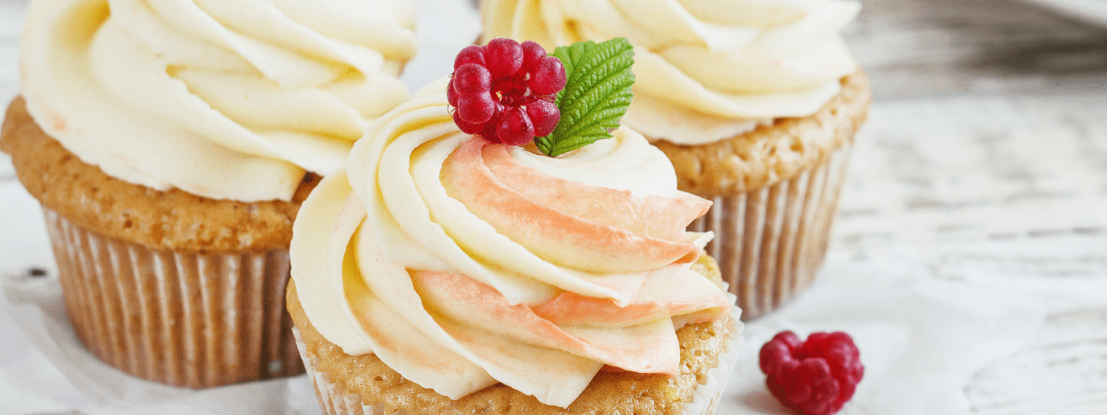 White Chocolate and Raspberry Cupcakes