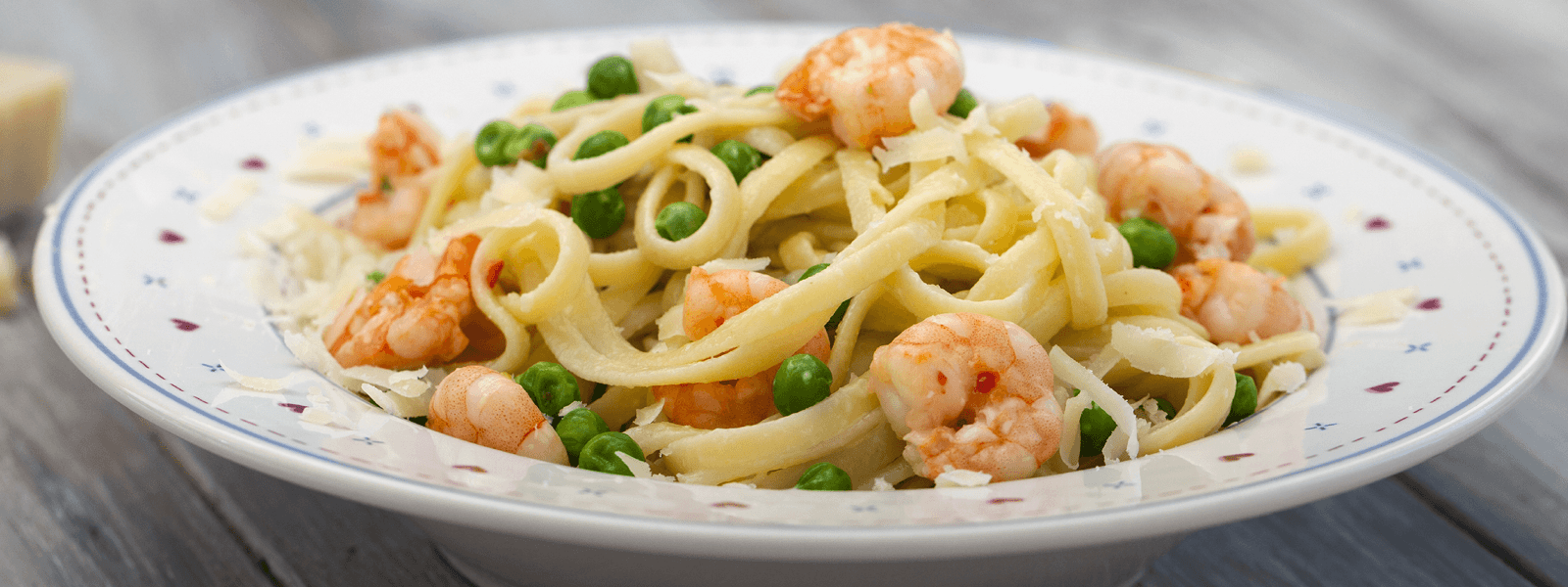 Salmon, Pea and Prawn Linguine